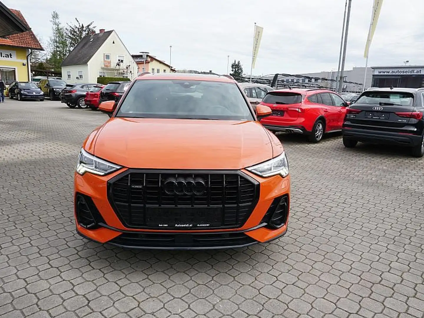 Audi Q3 45 TFSI quattro S-line S-tronic *TOPAUSSTATTUNG* Orange - 2