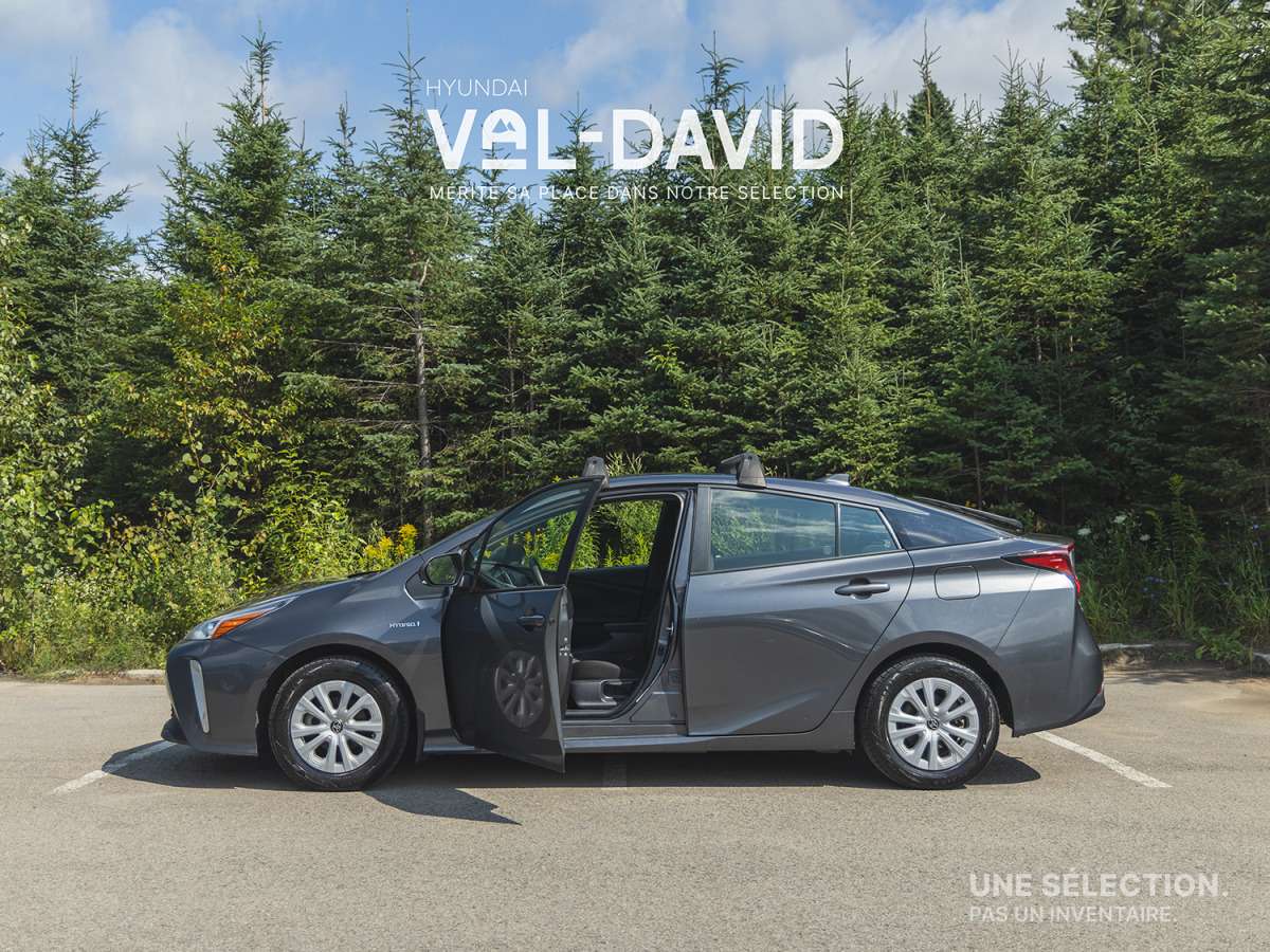 2019 Toyota Prius AWD-e — снимка 1