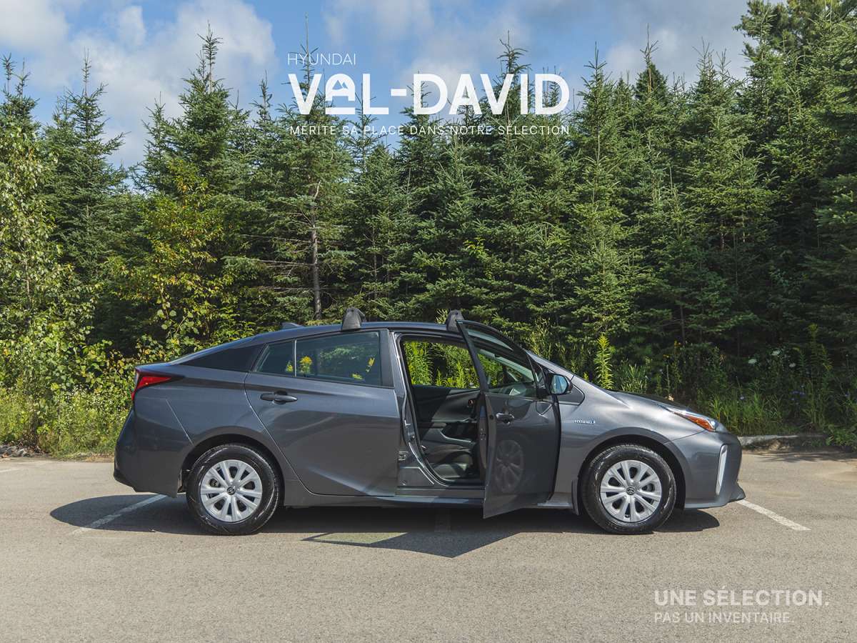 2019 Toyota Prius AWD-e — снимка 1