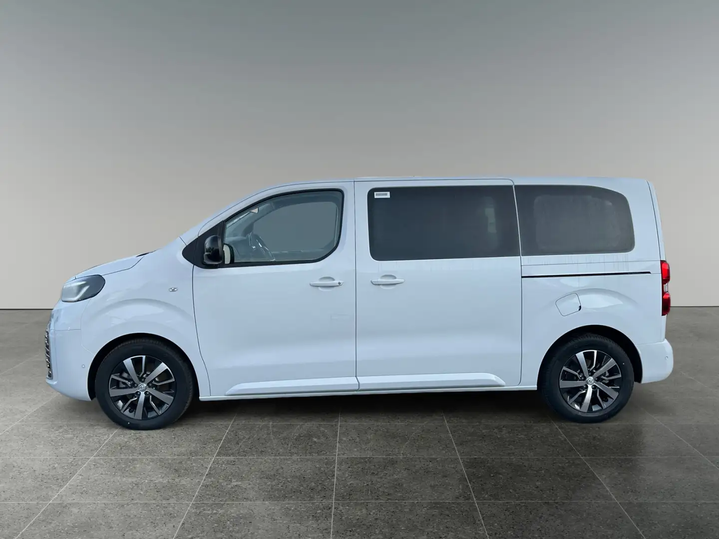 Toyota Proace Verso 2.2L D150 Teamplayer L1 MT Weiß - 2