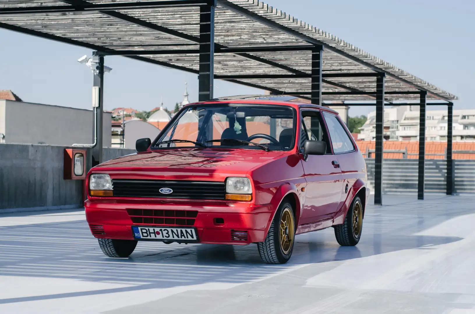 Ford Fiesta Ghia 1.3 Weber DFT Rojo - 1