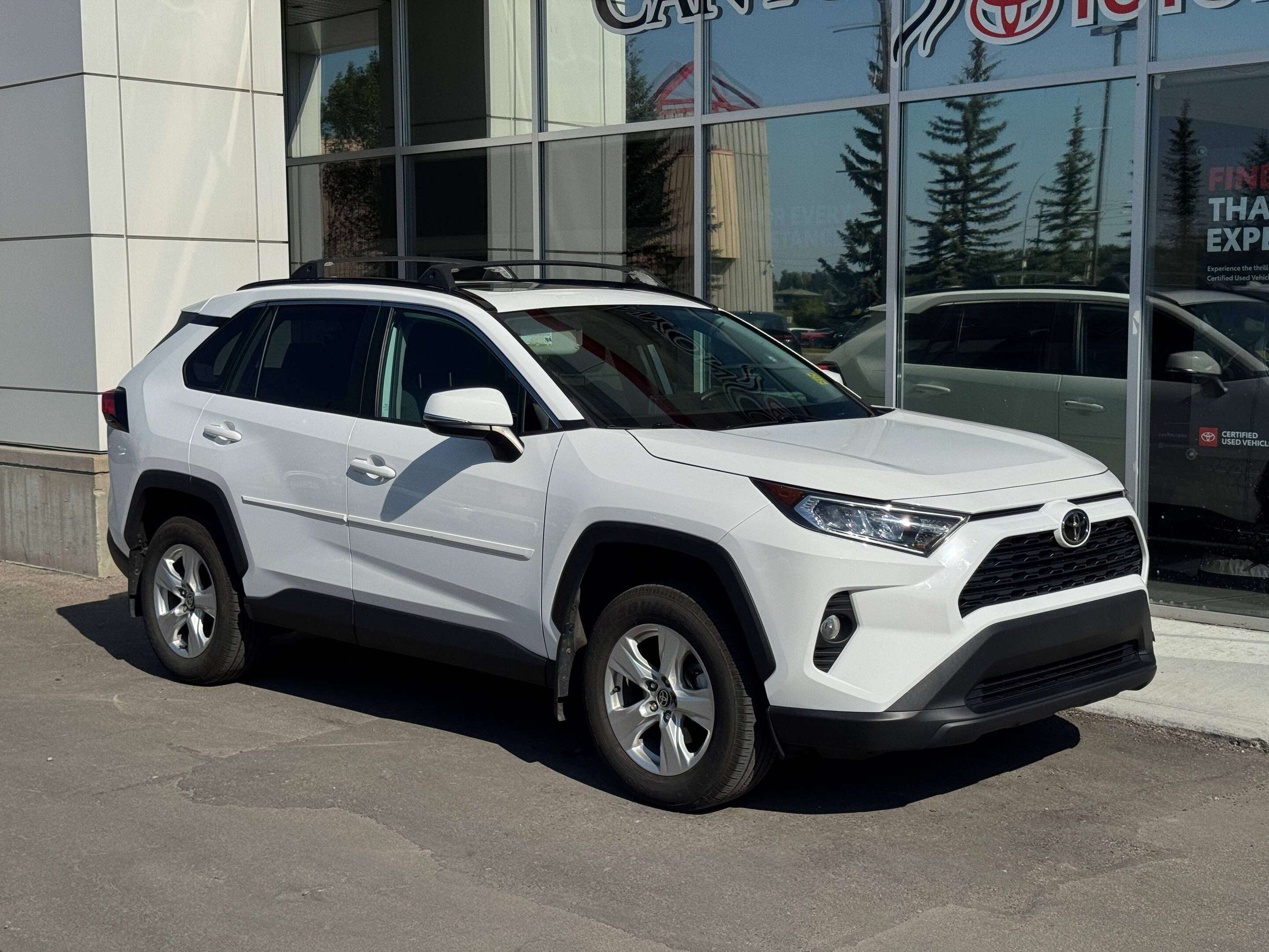 2021 Toyota RAV4 One Owner | Low Kms | Dealer Maintained | — снимка 1