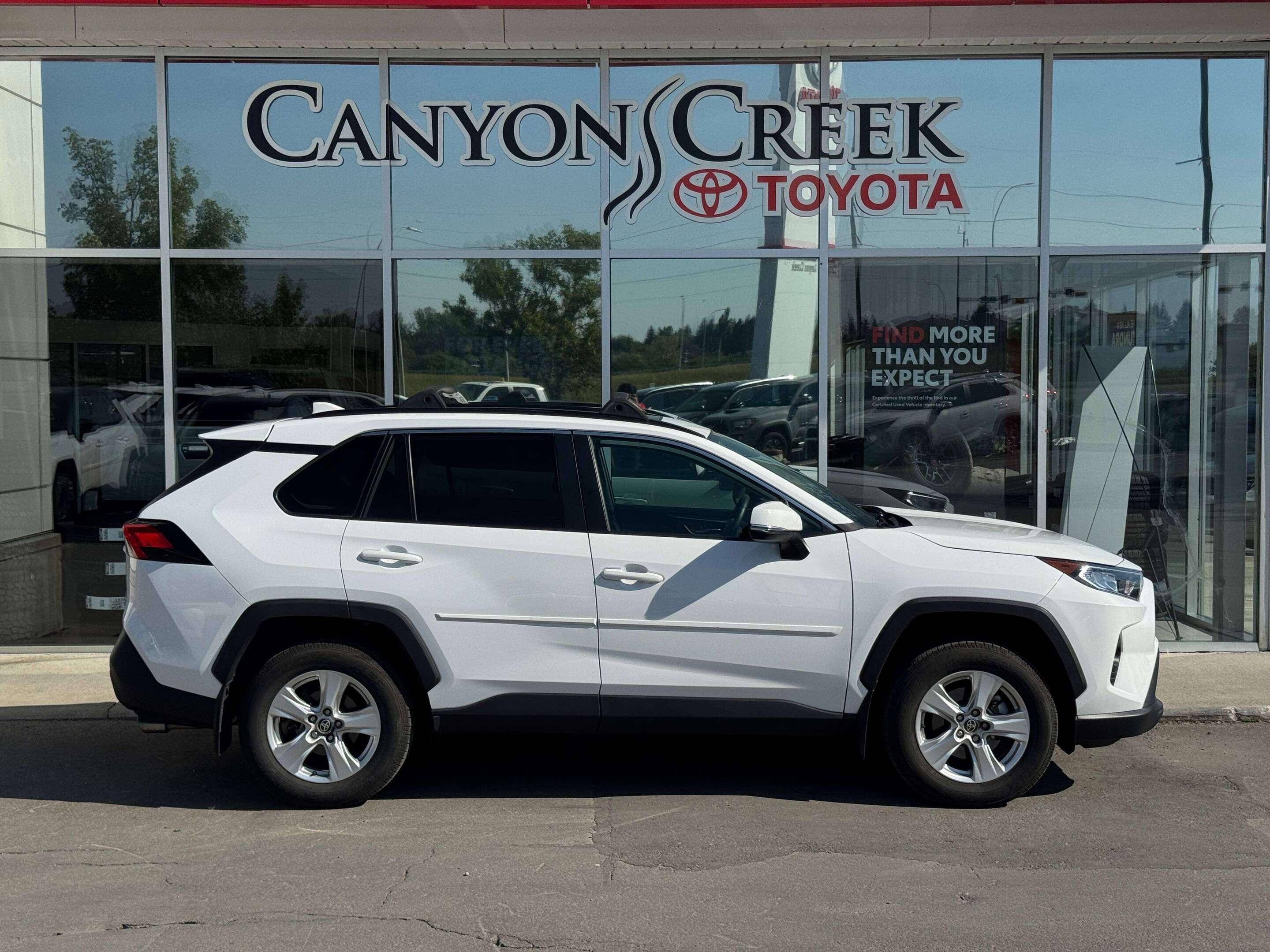 2021 Toyota RAV4 One Owner | Low Kms | Dealer Maintained | — снимка 1