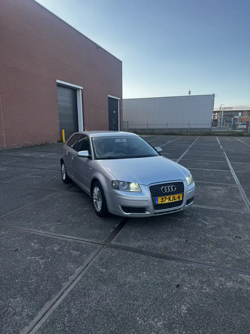 Audi A3 1.6 FSI Ambit.Pro L. Gri - 2