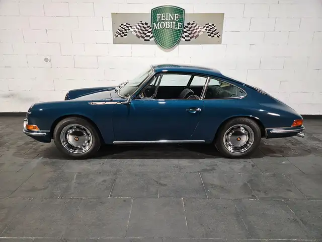 Porsche Deutscher maching SWB in Agablau