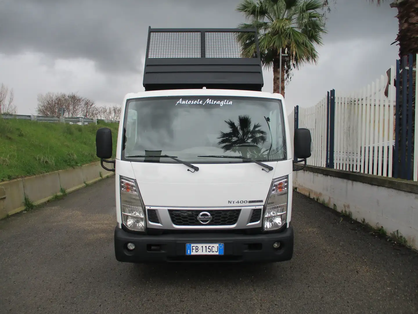 Nissan Cabstar NT 400 35-14 2.5 140CV E5 RIBALTABILE TRILATERALE Blanco - 2