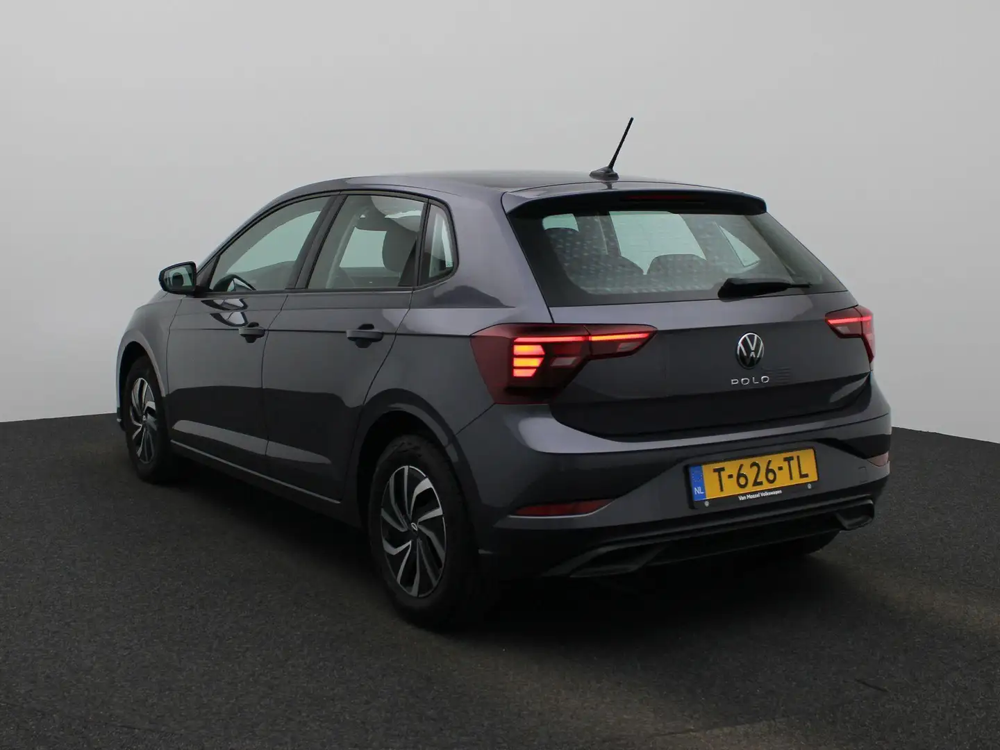 Volkswagen Polo 1.0 TSI Life 95 PK | Camera | Airco | Lichtmetalen Grijs - 2