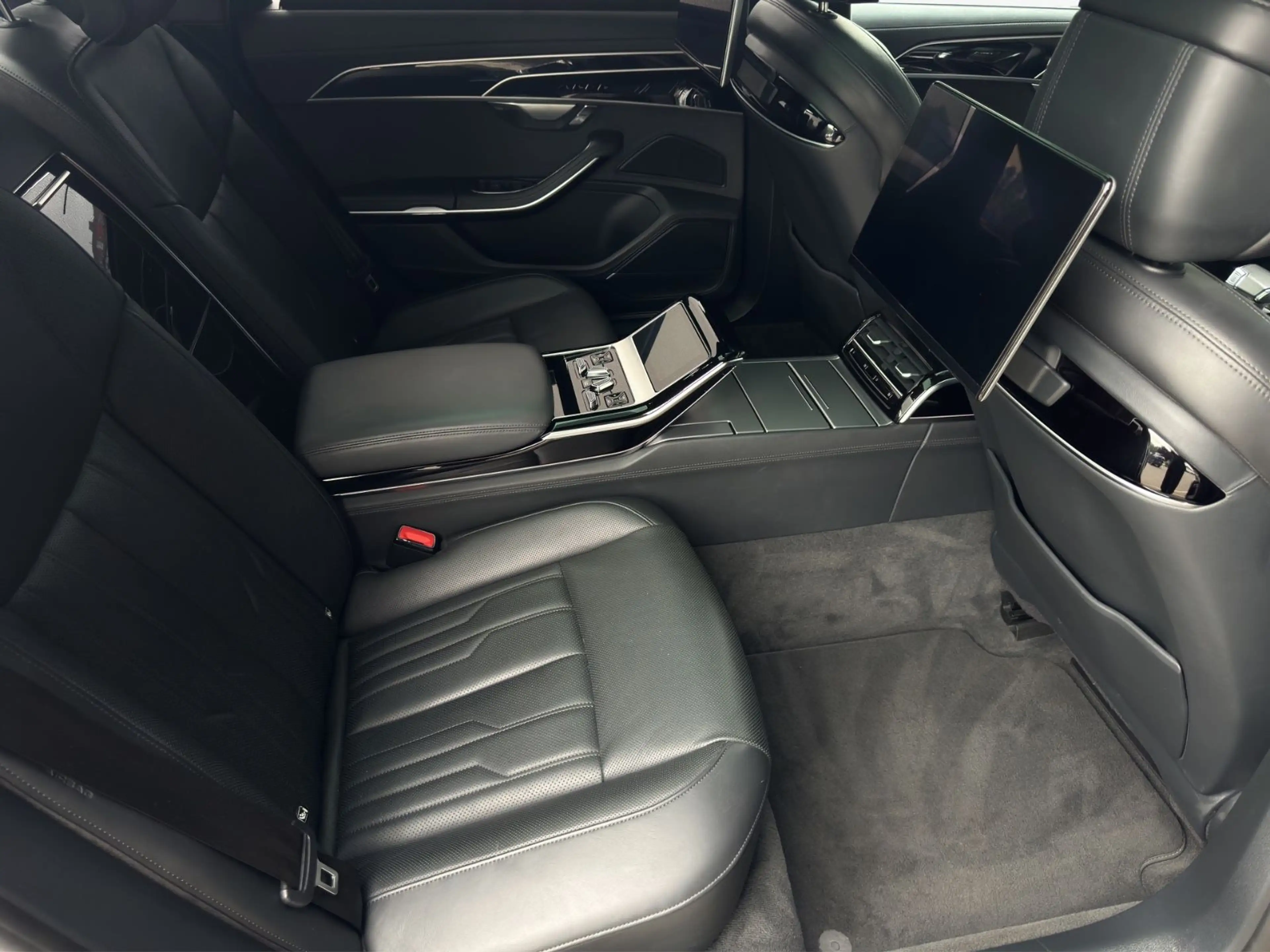 Audi A8 L 60 TFSIe Quattro°MATRIX°B&O°MASS°HUD°PANO° — photo 13