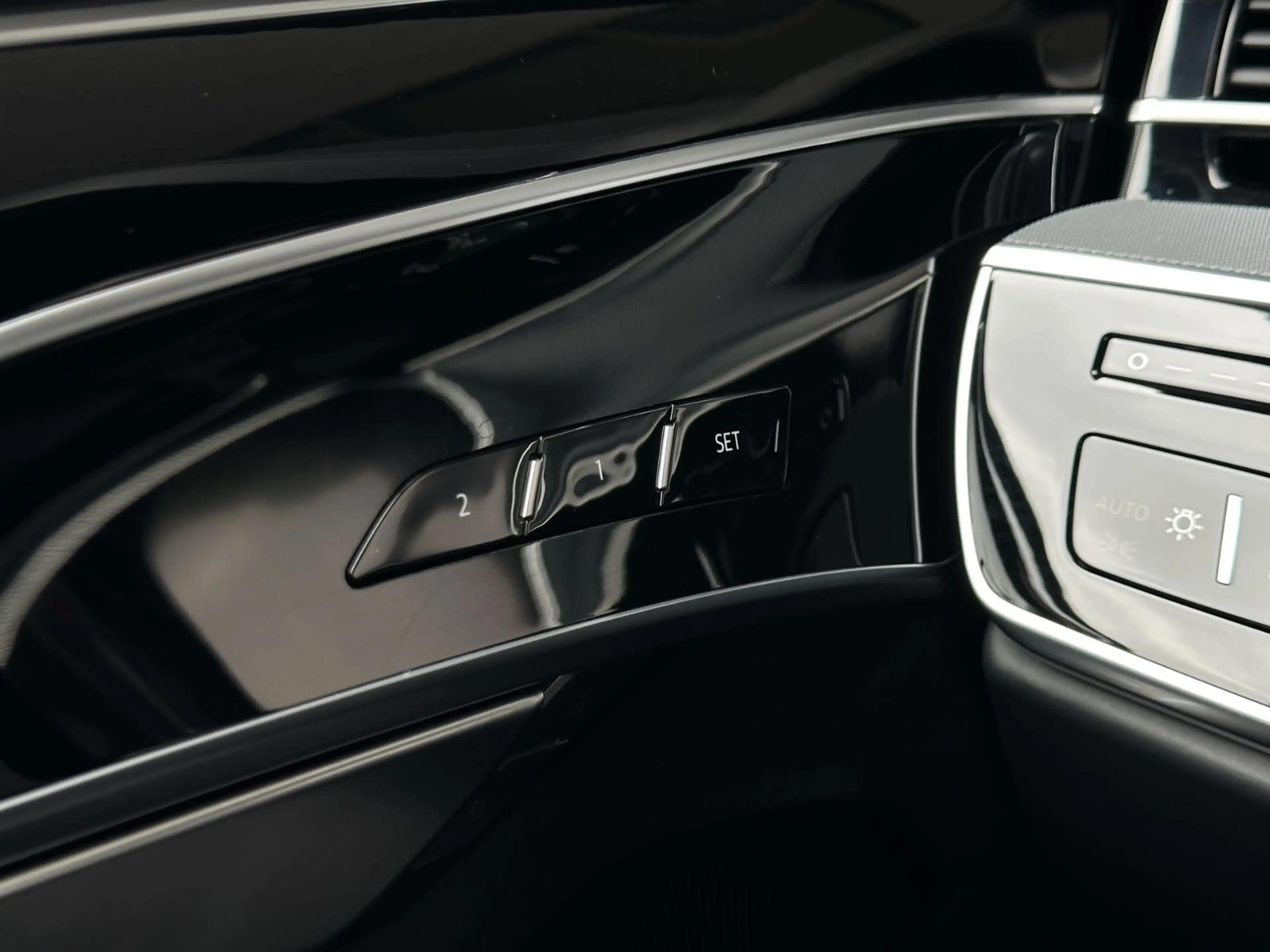 Audi A8 L 60 TFSIe Quattro°MATRIX°B&O°MASS°HUD°PANO° — photo 12