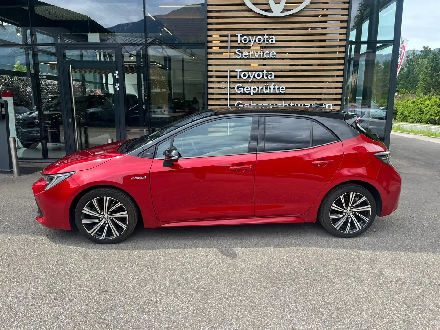 Toyota Corolla 1,8 Hybrid Active Rot - 1