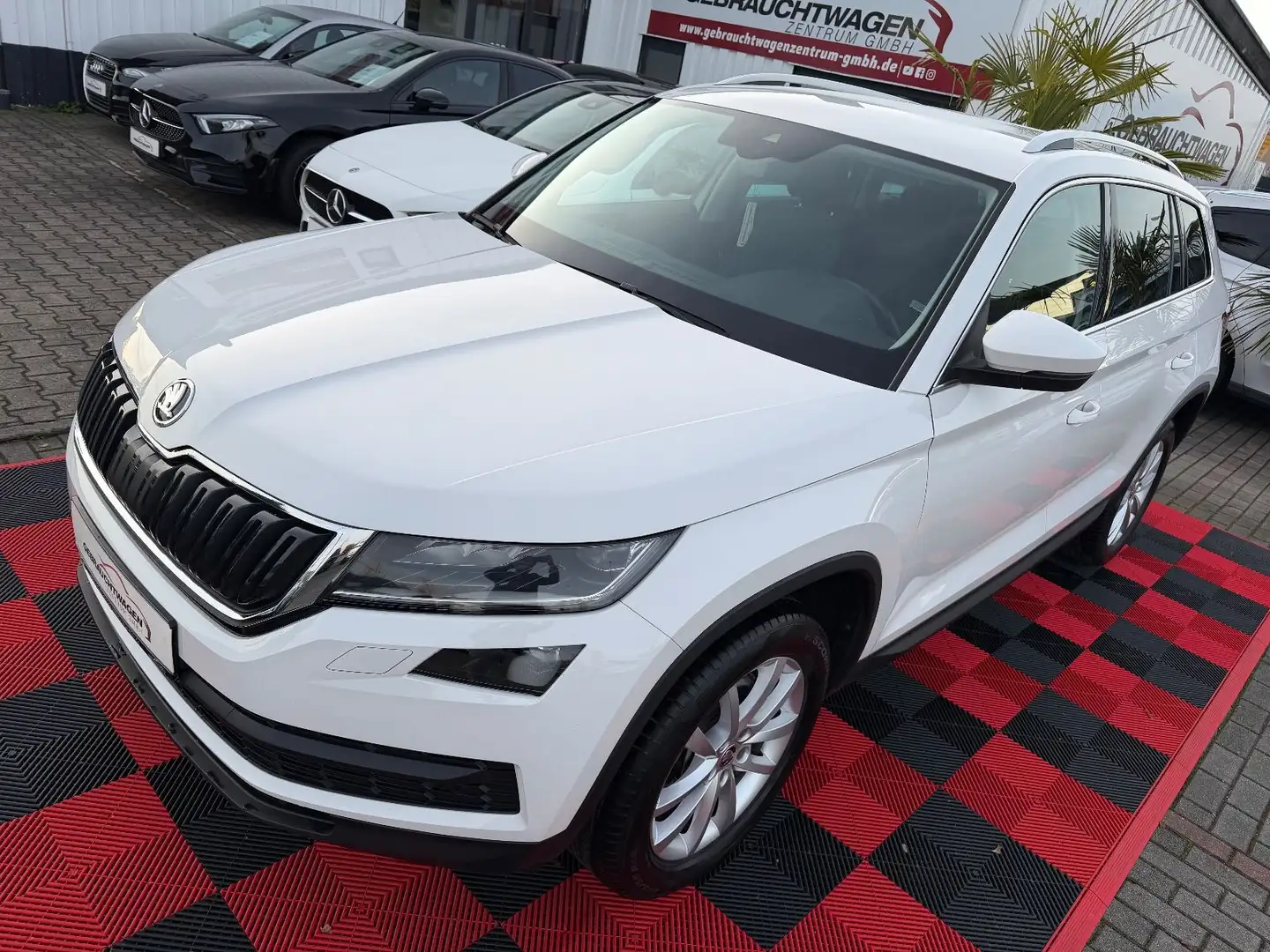 Skoda Kodiaq 2.0 TDI 4X4 DSG *LED*AHK* Weiß - 2