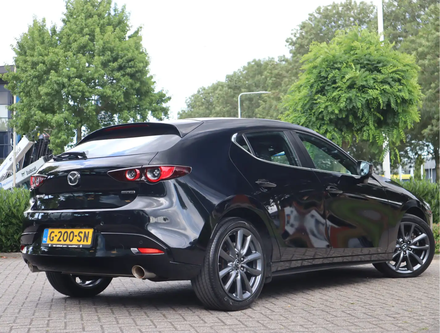 Mazda 3 2.0 e-SkyActiv-X M Hybrid 180 Comfort Bose Zwart - 2