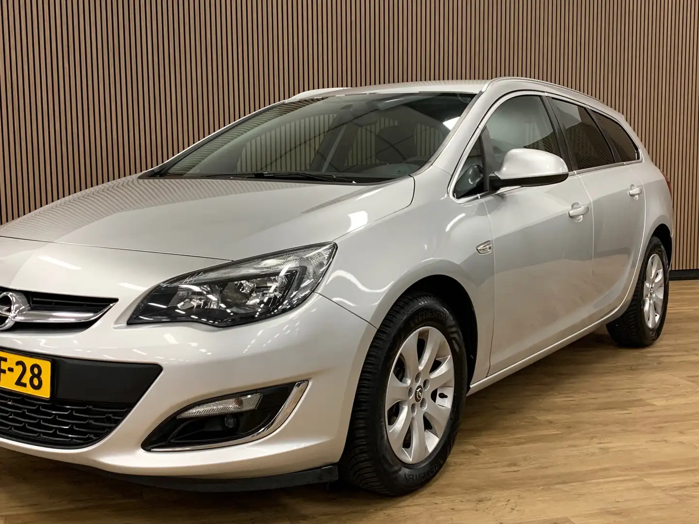 Opel Astra Sports Tourer 1.4 Turbo Business +|Navigatie|14100 Grijs - 2