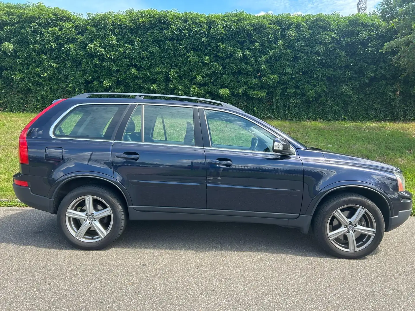 Volvo XC90 2.4 D5 - Schuifdak - 7 persoons - Automaat - Navi Albastru - 2