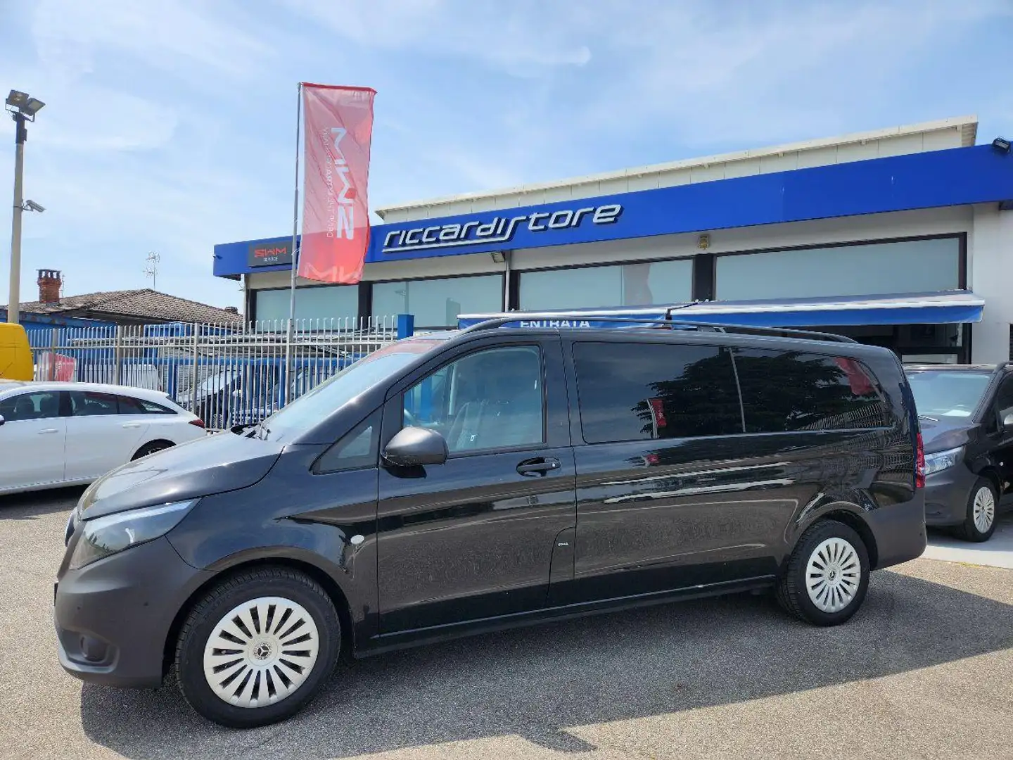 Mercedes-Benz Vito 2.0 116 CDI PL Tourer Pro ExLong Nero - 2