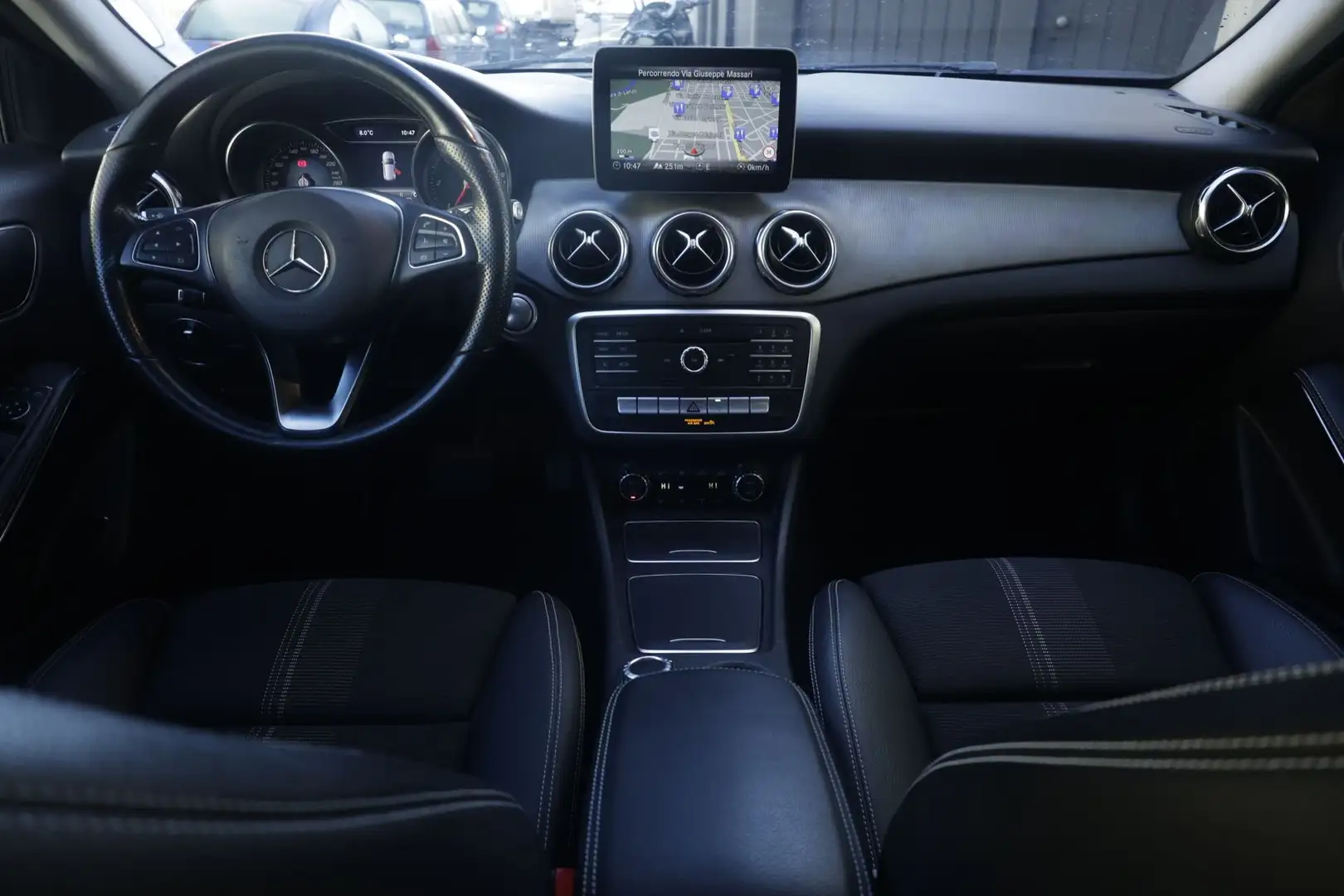 Mercedes-Benz GLA 220 Mercedes-Benz GLA 220 d Automatic 4Matic Sport Un Schwarz - 2