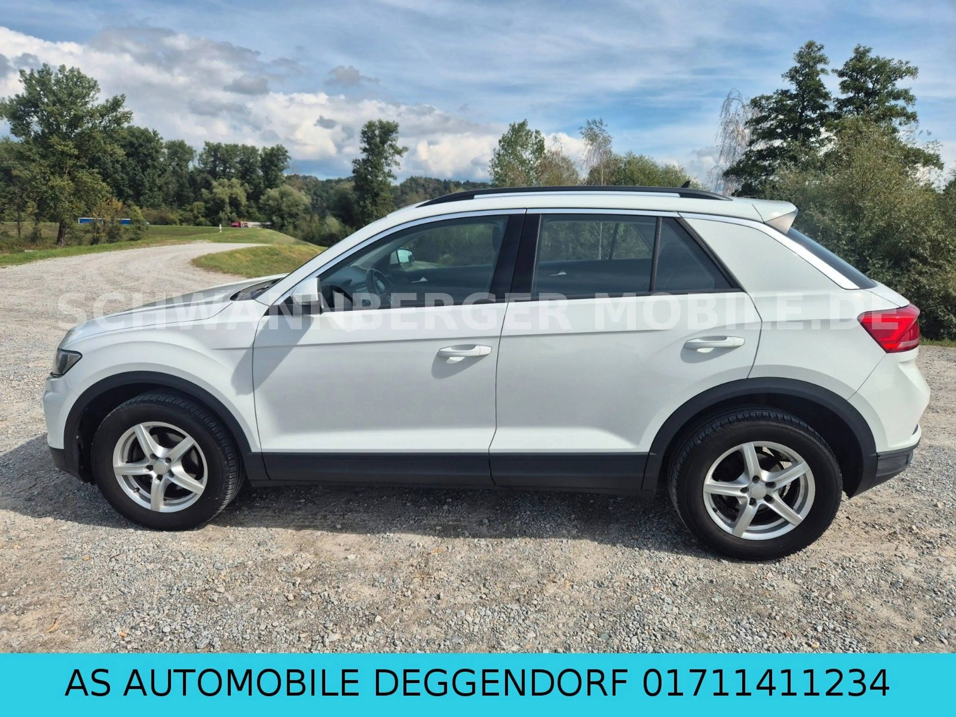 Volkswagen T-Roc Basis-1.HAND-KLIMA-SHZ-GARANTIE-EURO6 — photo 7