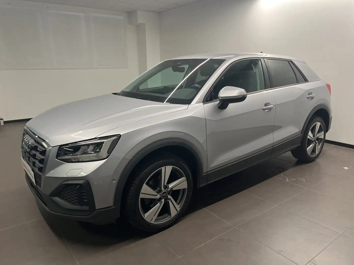 Audi Q2 30 TDI BUSINESS ADVANCED S TRONIC Argent - 1