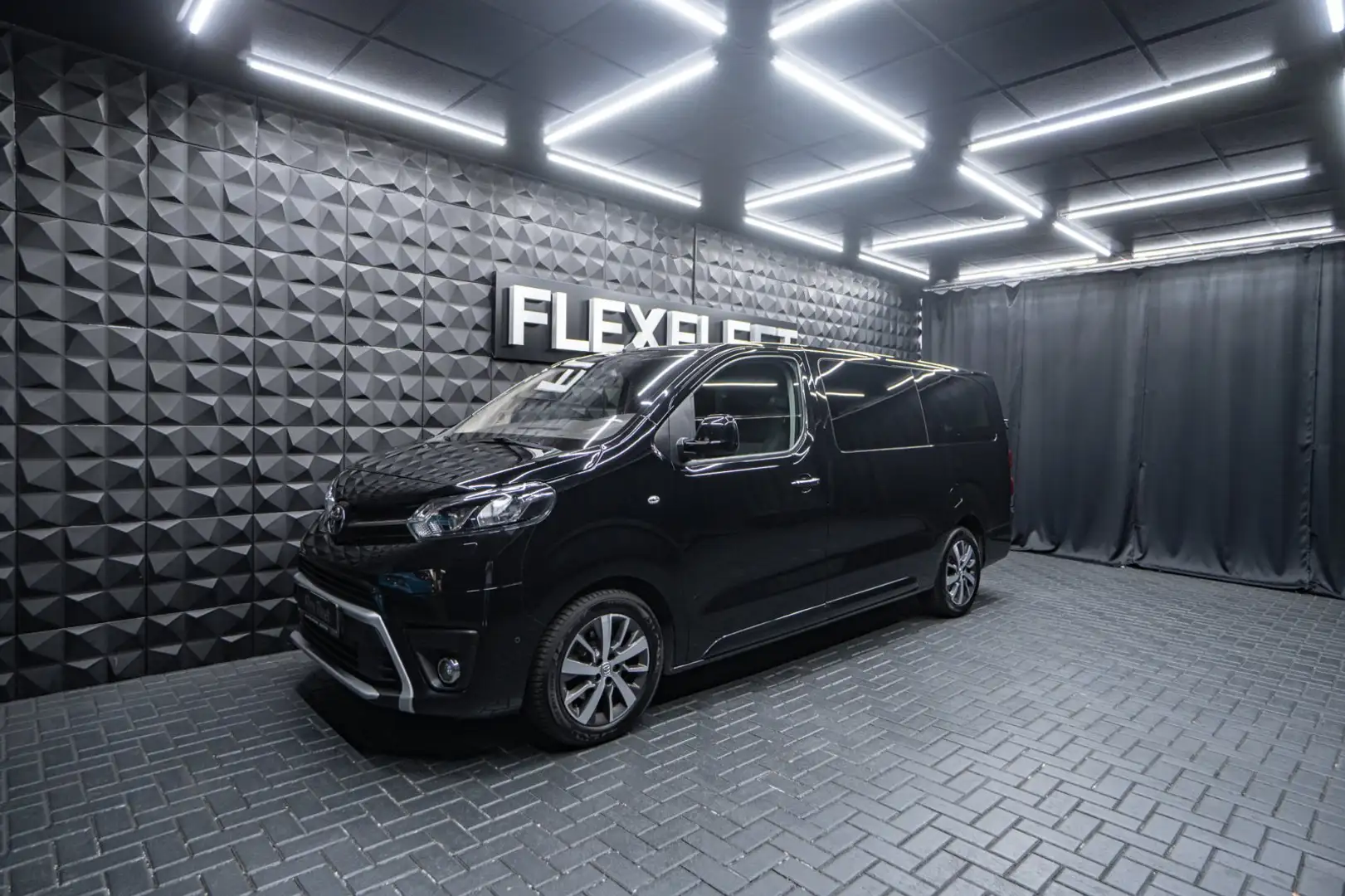 Toyota Proace Verso 2.0 D-4D L2 Shuttle Comf. 9 Sitze Automatik Schwarz - 1