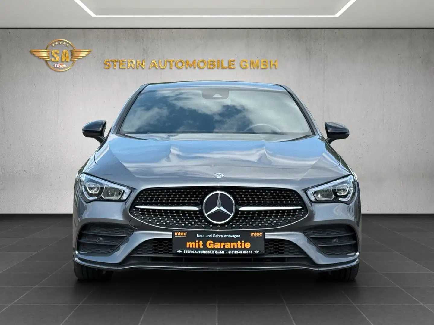 Mercedes-Benz CLA 200 AMG Line Night Paket Grau - 2