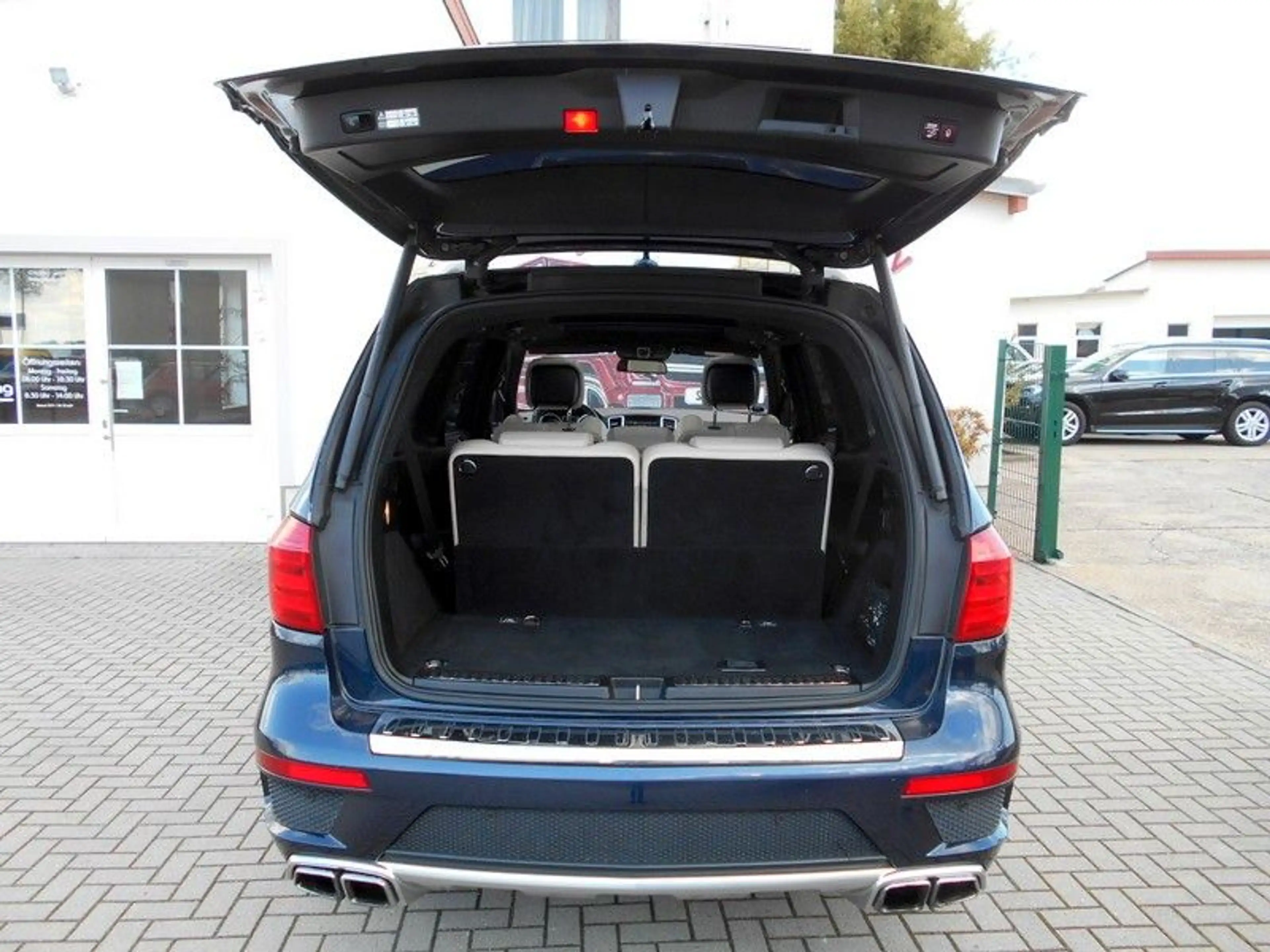Mercedes-Benz GL 63 AMG 4Matic DESIGNO/NAVI/KEYLESS/PANORAMA — photo 11