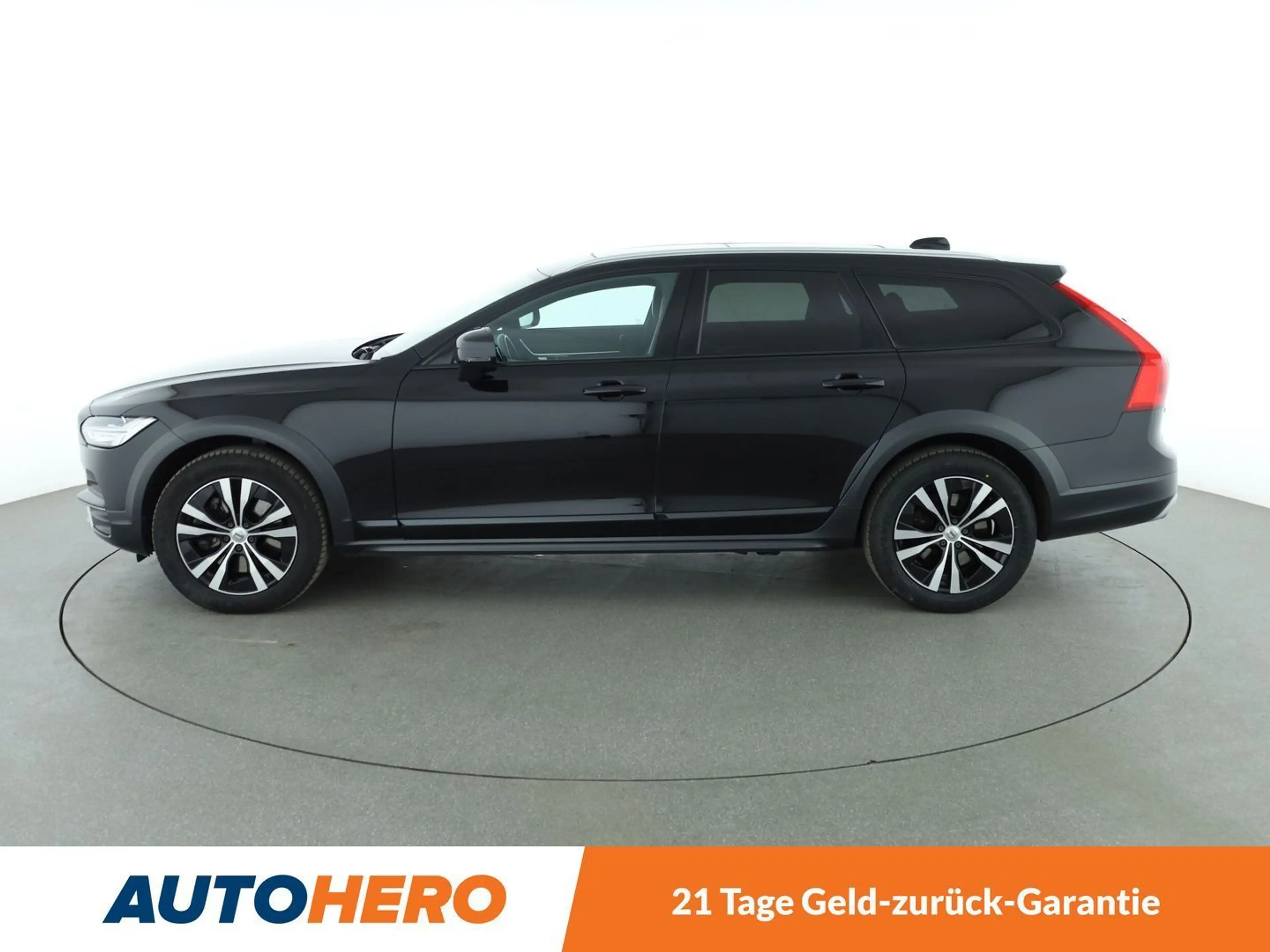 Volvo V90 Cross Country 2.0 D5 Pro AWD Aut*NAVI*LED*ACC*PDC*SHZ* — photo 3