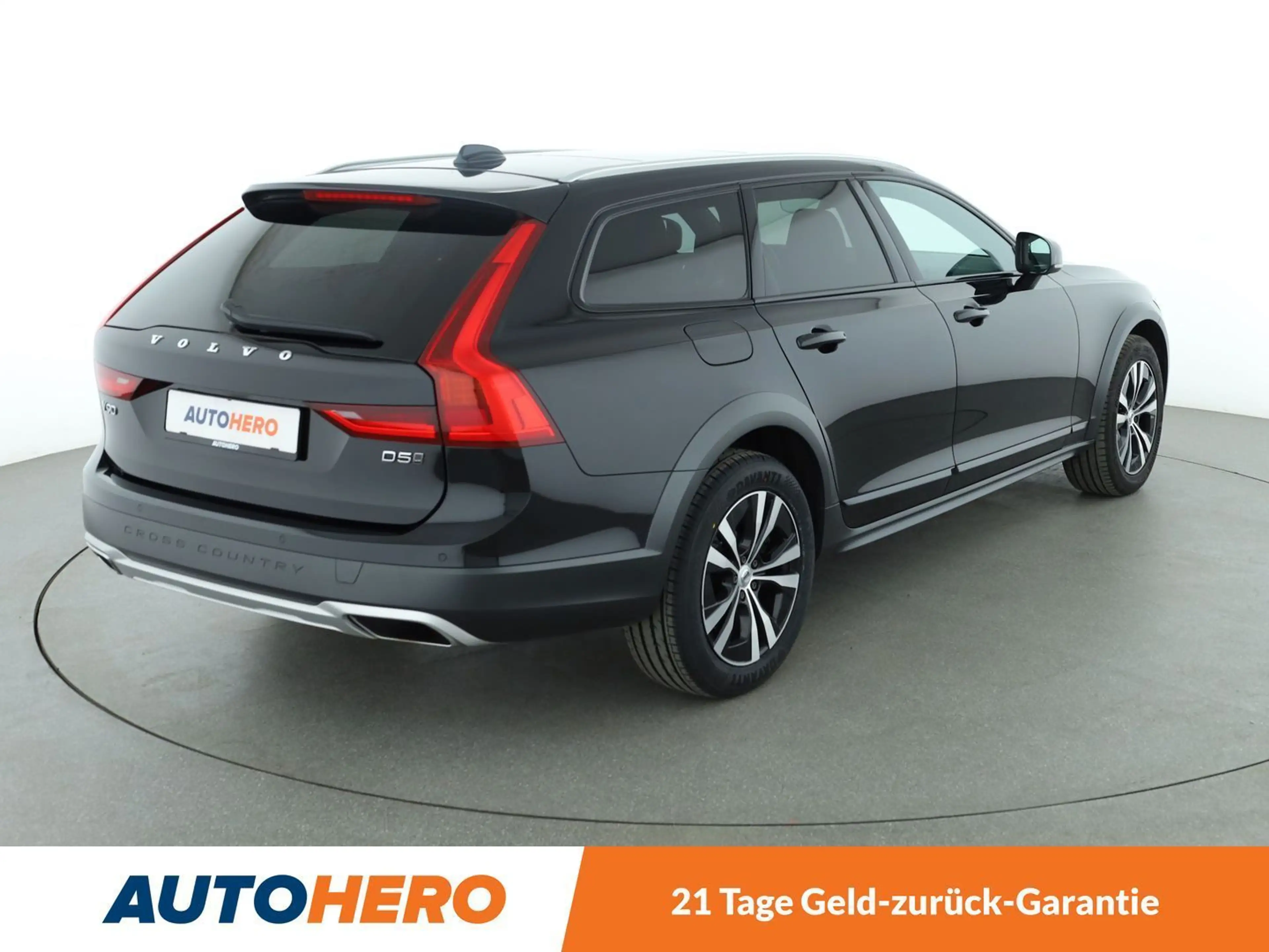 Volvo V90 Cross Country 2.0 D5 Pro AWD Aut*NAVI*LED*ACC*PDC*SHZ* — photo 6