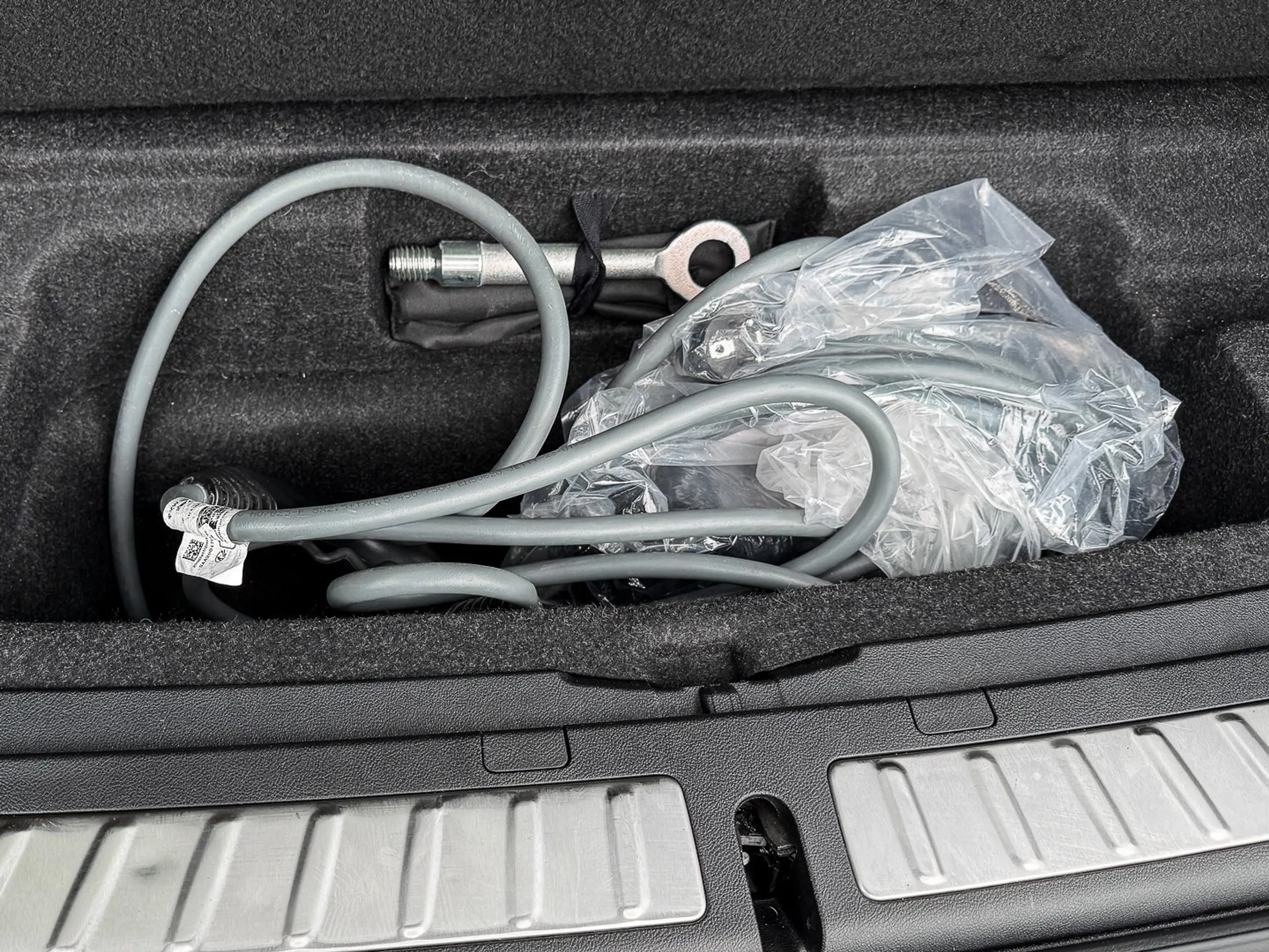 BMW iX3 HUD PANO ACC 360°KAM RFK NAVI KZG LED — photo 27