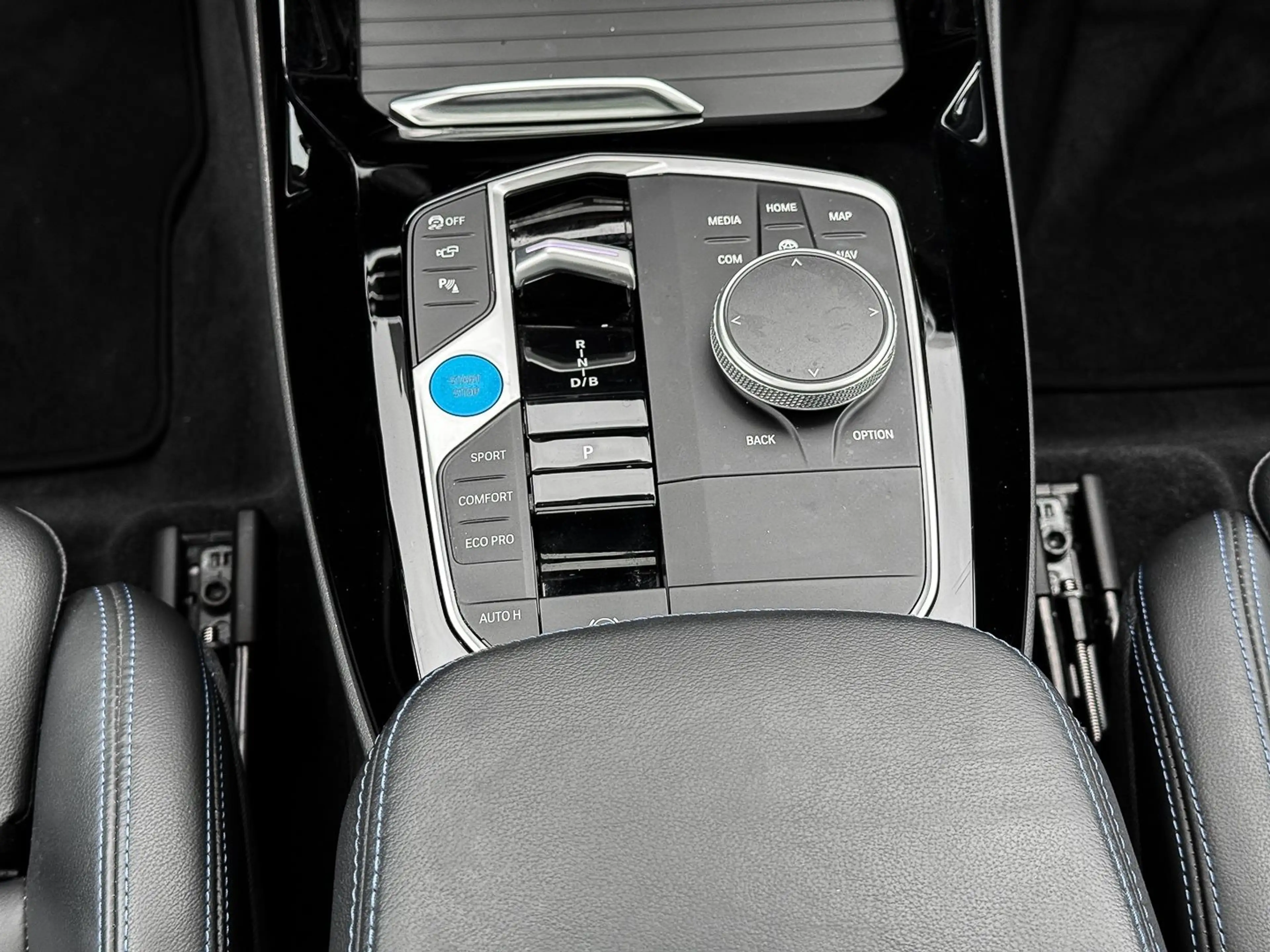 BMW iX3 HUD PANO ACC 360°KAM RFK NAVI KZG LED — photo 13