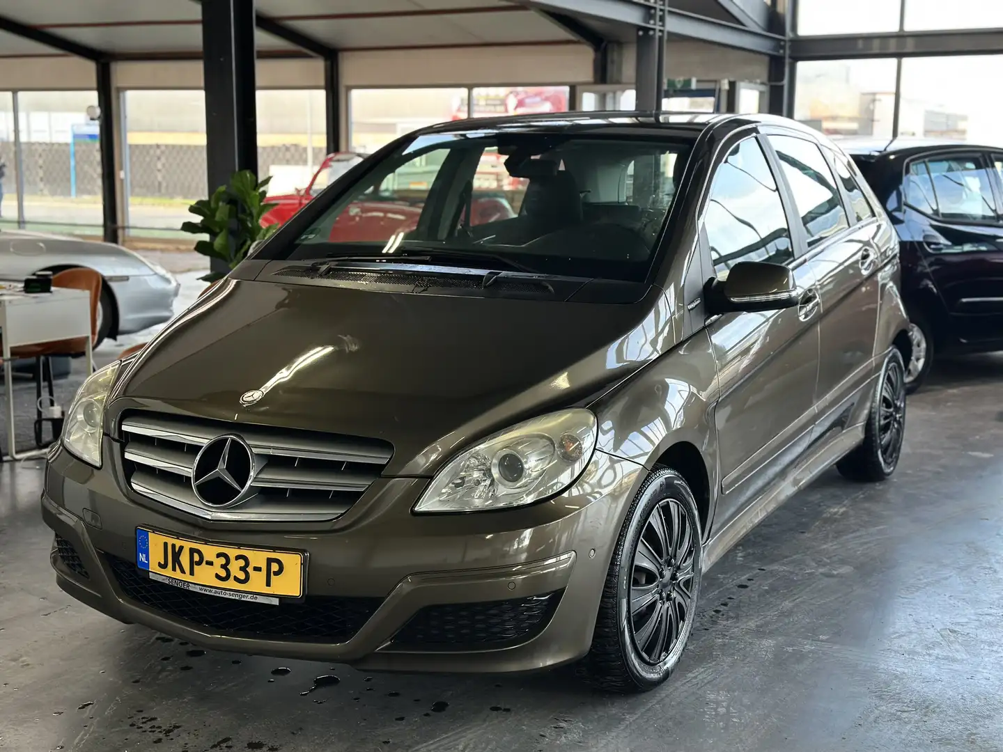 Mercedes-Benz B 150 160 BlueE. Bns Cl-sensoren-airco-apk 2027 Bruin - 2