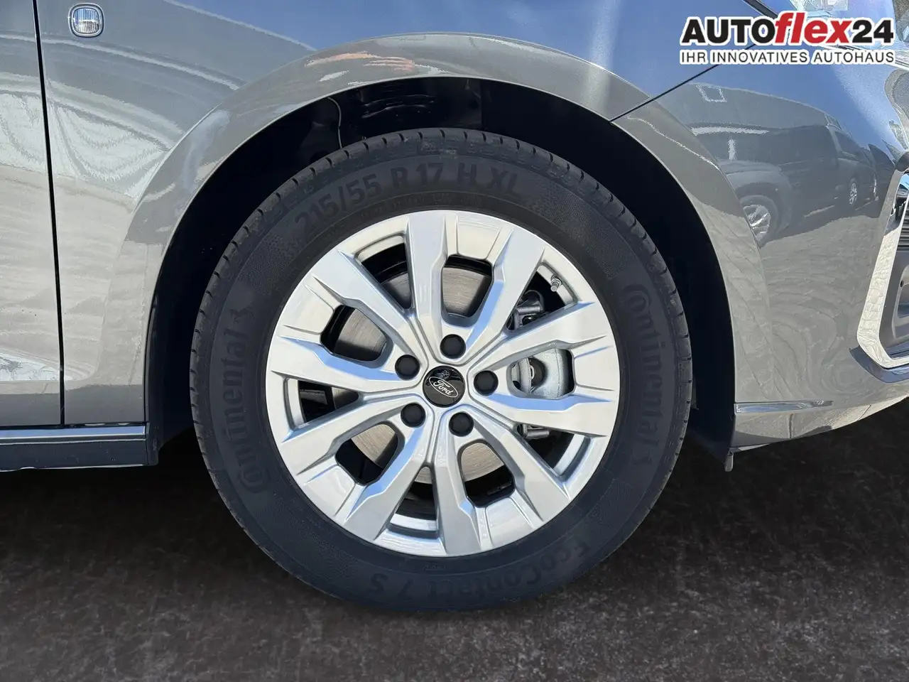 Ford Tourneo Connect Grand Titanium 2,0 7 Sitzer Klimaautomatik Anhä... 9