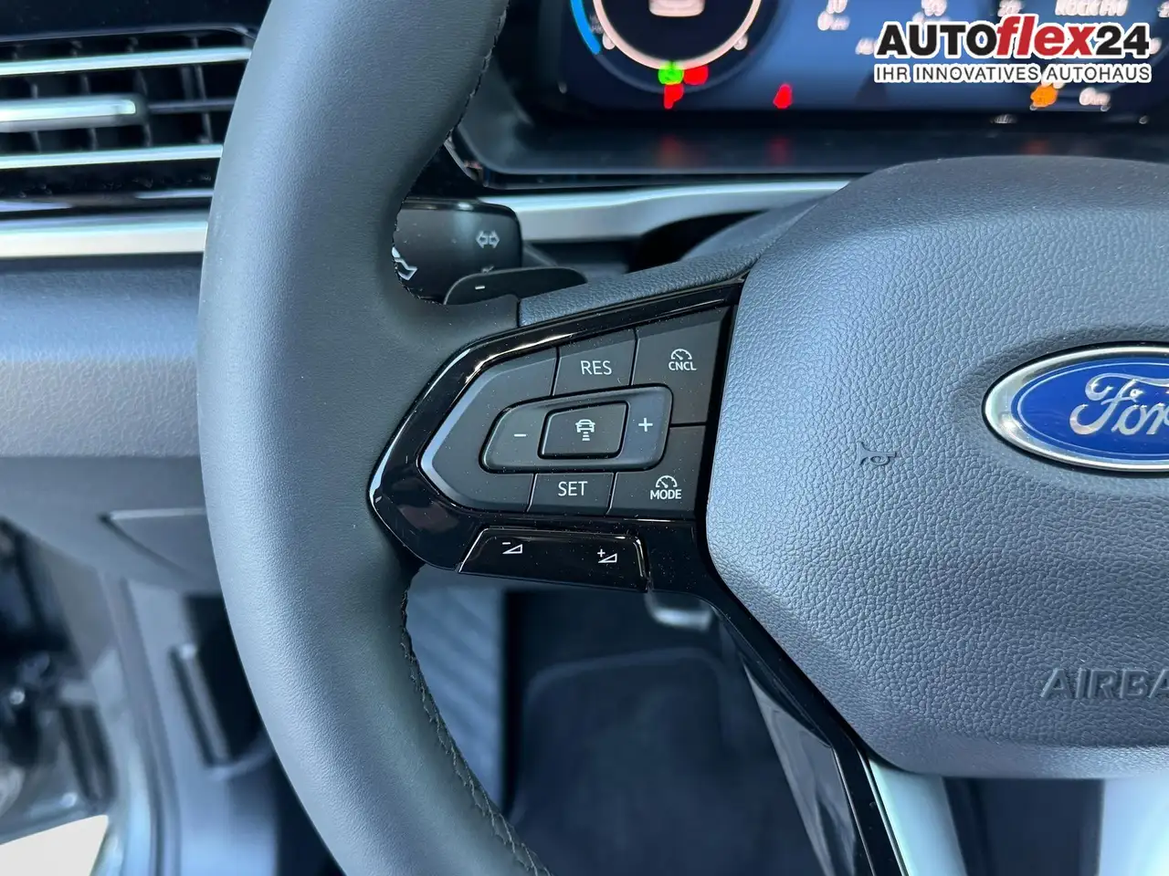 Ford Tourneo Connect Grand Titanium 2,0 7 Sitzer Klimaautomatik Anhä... 14