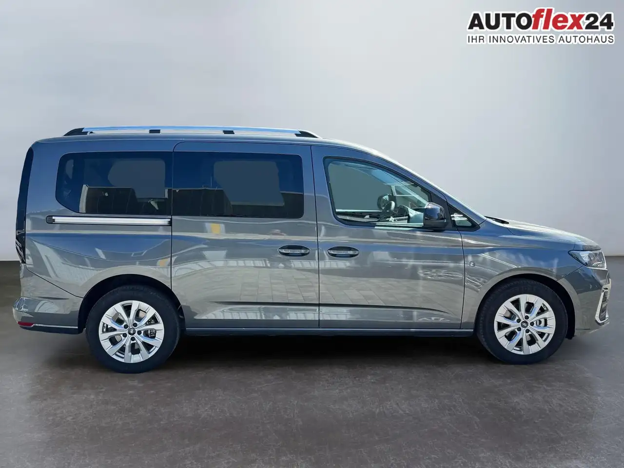 Ford Tourneo Connect Grand Titanium 2,0 7 Sitzer Klimaautomatik Anhä... 8