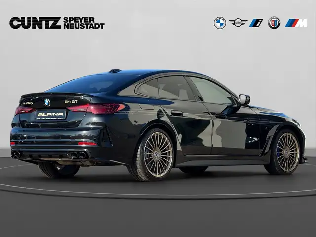 Alpina B4 view 5