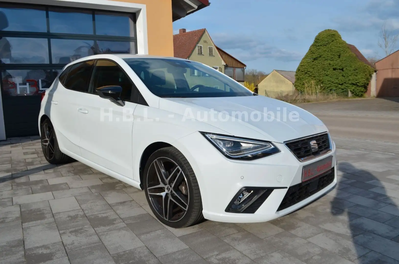 SEAT Ibiza FR Beats Autom/1.Hd/Navi/SHZ/Kamera/34´km Weiß - 1