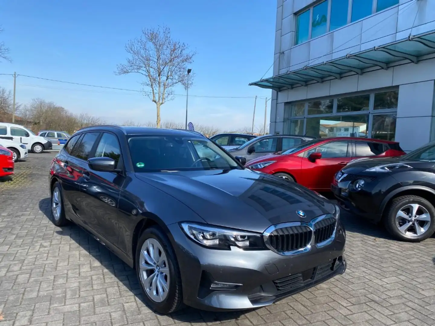 BMW 318 d Touring Business Advantage aut. Grigio - 1