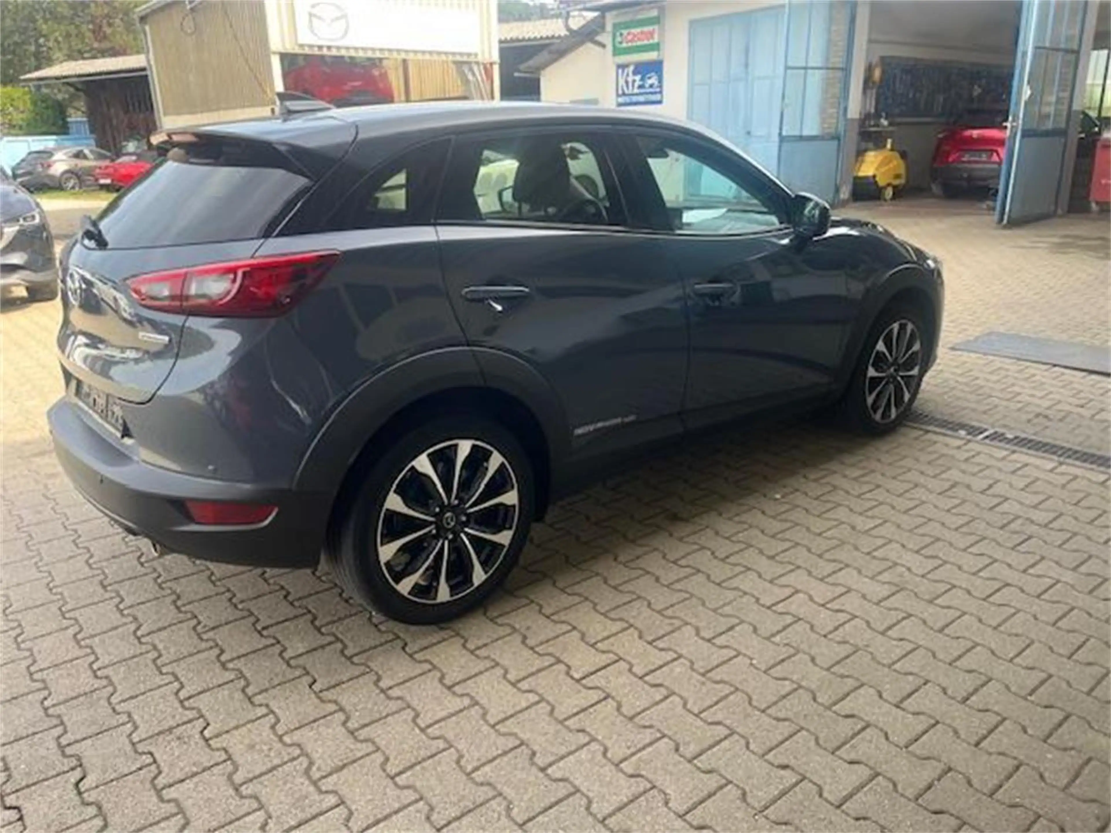 Mazda CX-3 G121 Takumi Winterräder, Navi, Kamera — photo 3