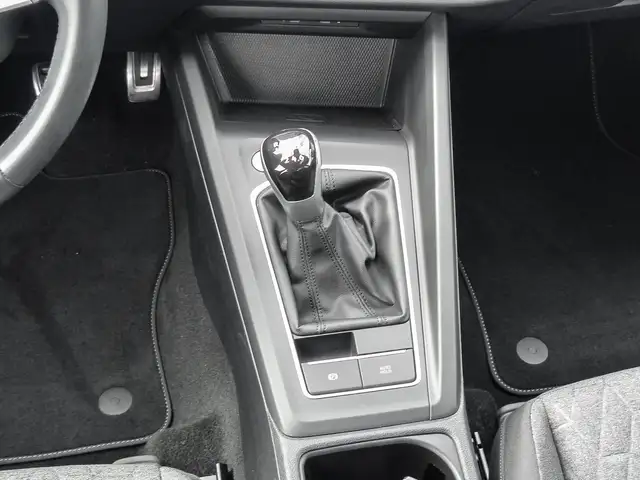Volkswagen Golf view 13