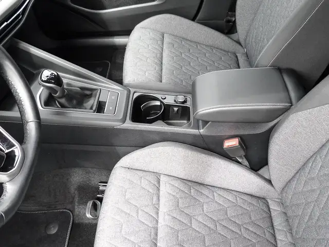 Volkswagen Golf view 14