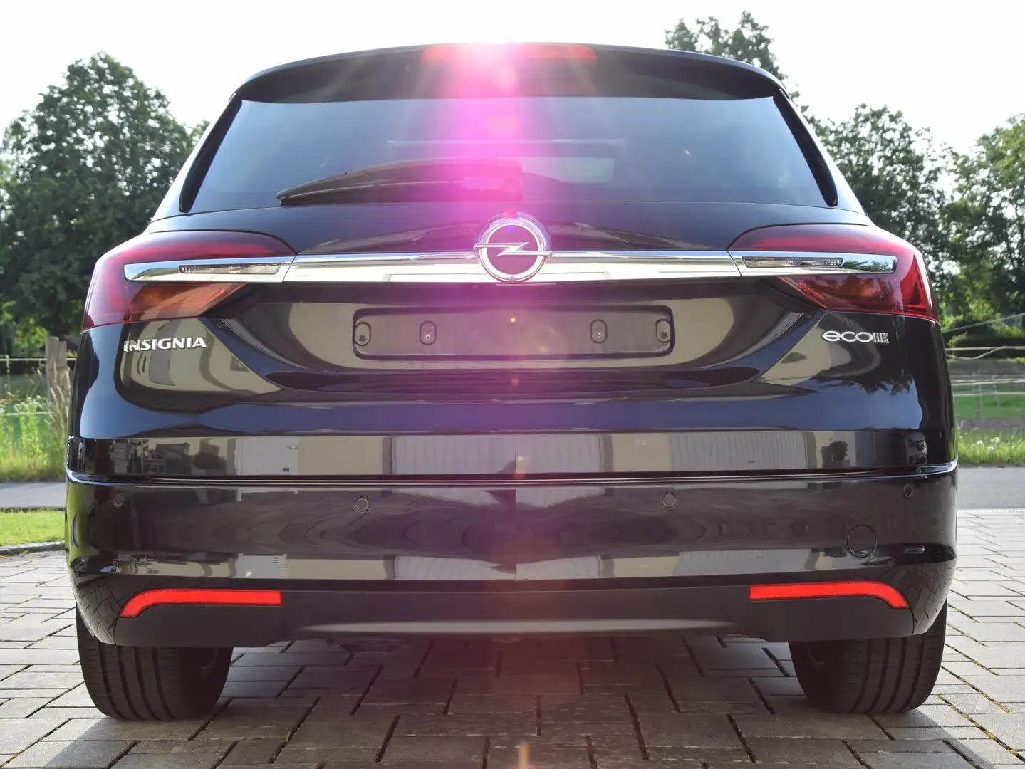 Opel Insignia 2.0 CDTI Sports Tourer ecoFLEXStart/Stop Innovatio Schwarz - 1