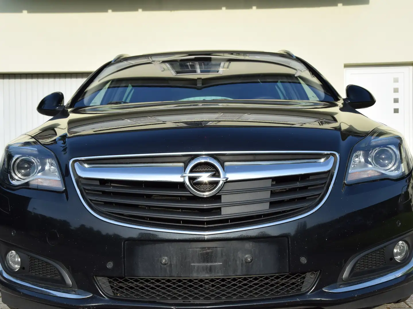 Opel Insignia 2.0 CDTI Sports Tourer ecoFLEXStart/Stop Innovatio Schwarz - 2