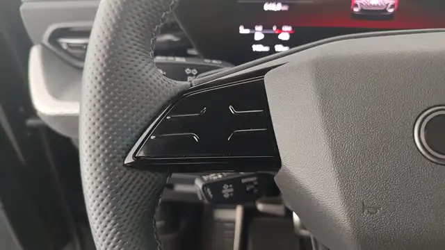 Audi Q5 view 15