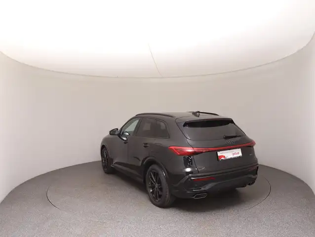 Audi Q5 view 5