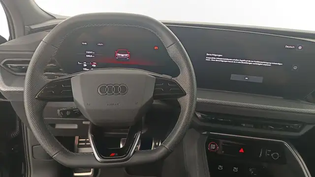 Audi Q5 view 14