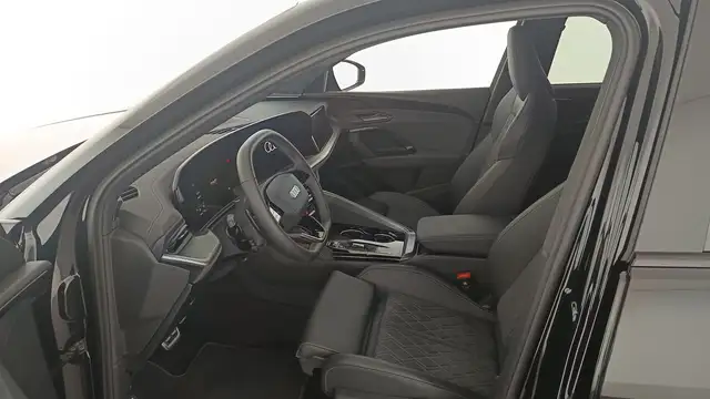 Audi Q5 view 9