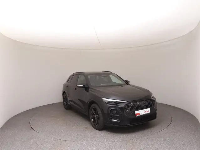 Audi Q5 view 2