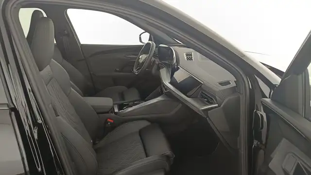 Audi Q5 view 10