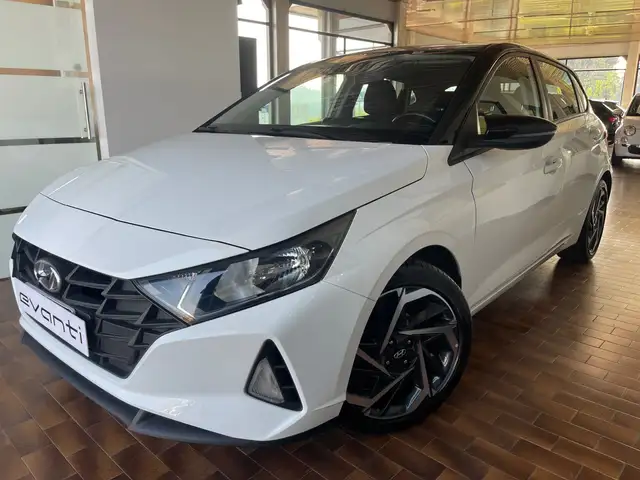Hyundai i20 i20 1.2 mpi Bose NAVI/APPLE CARPLAY/RETRO CAMERA