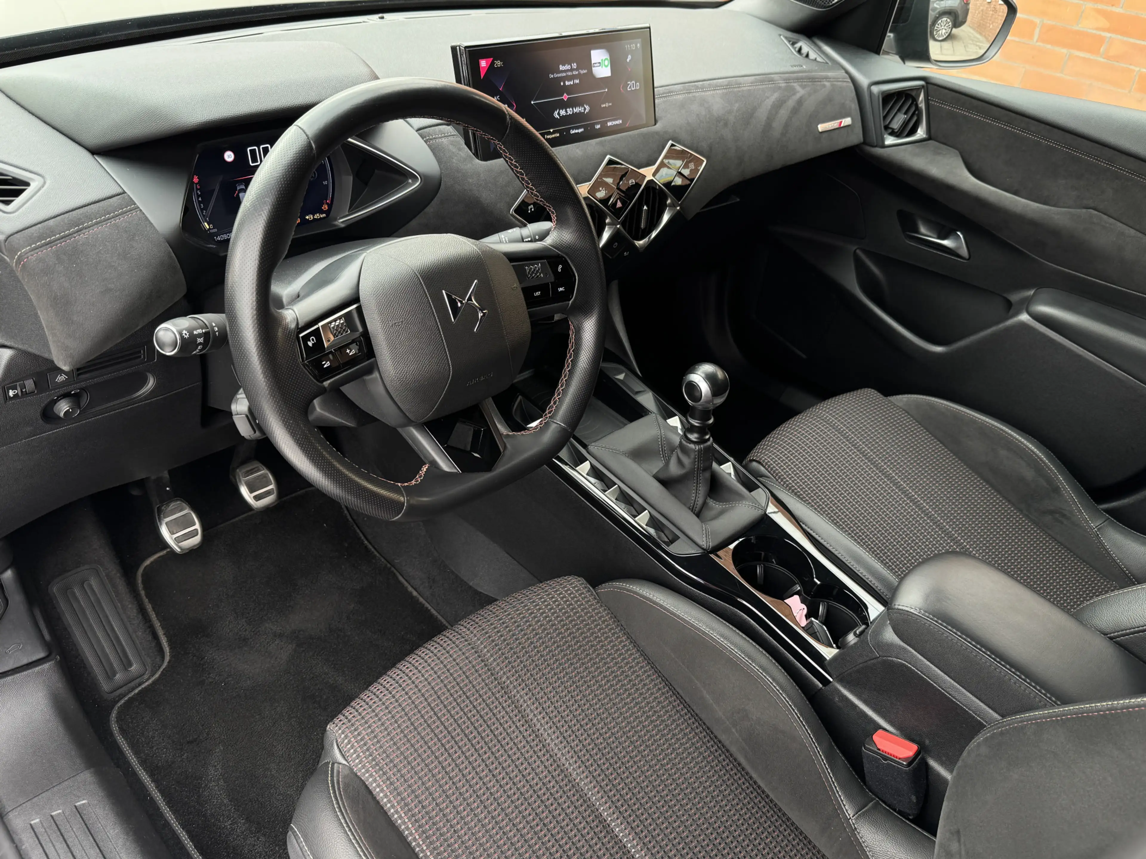 DS Automobiles DS 3 Crossback PureTech 100 Performance Line+ | Adaptive Cruise C — photo 3