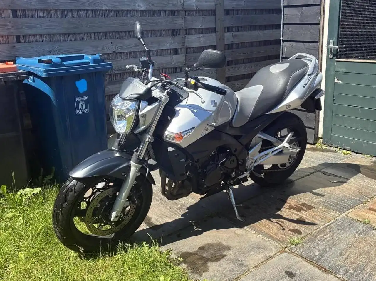 Suzuki GSR 600